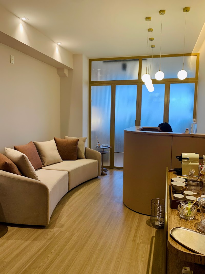 Dra Gabriela Adams | Invisalign e Facetas em Florianópolis - foto 4