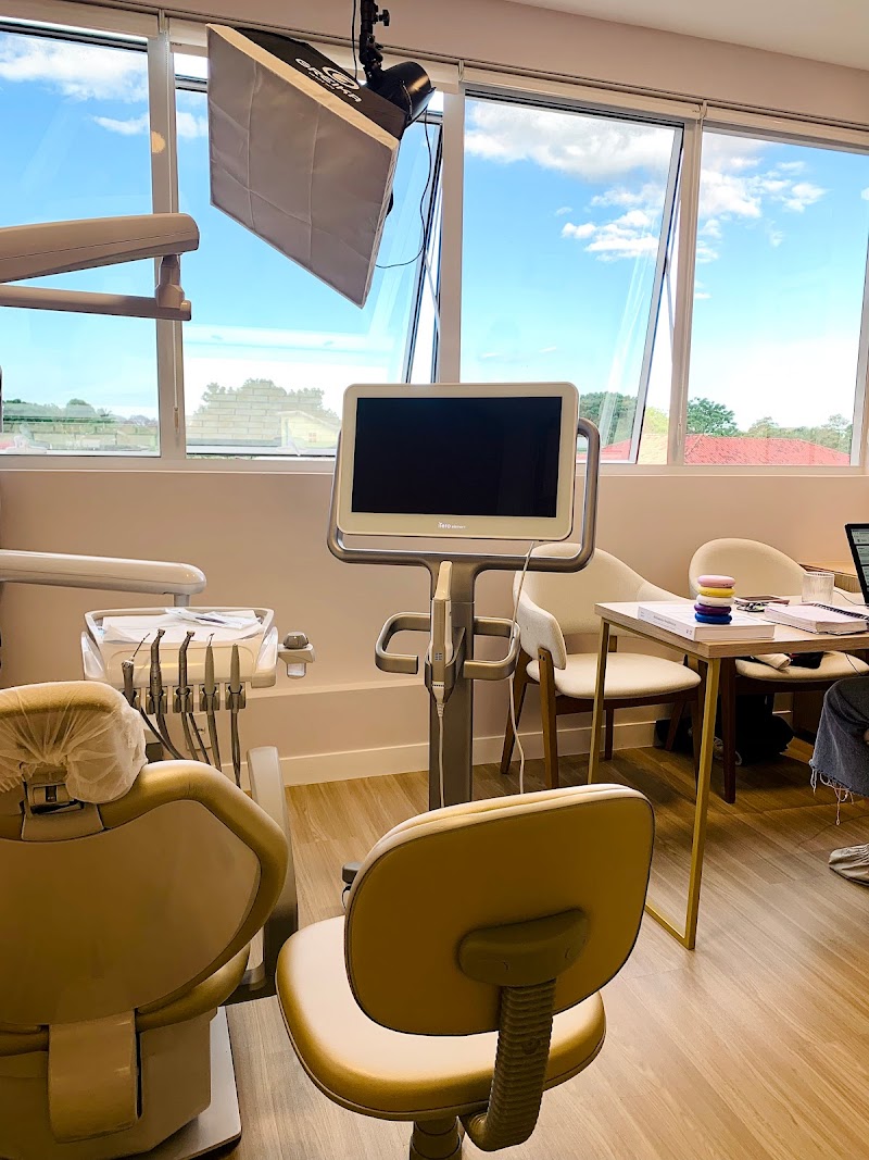 Dra Gabriela Adams | Invisalign e Facetas em Florianópolis - foto 3