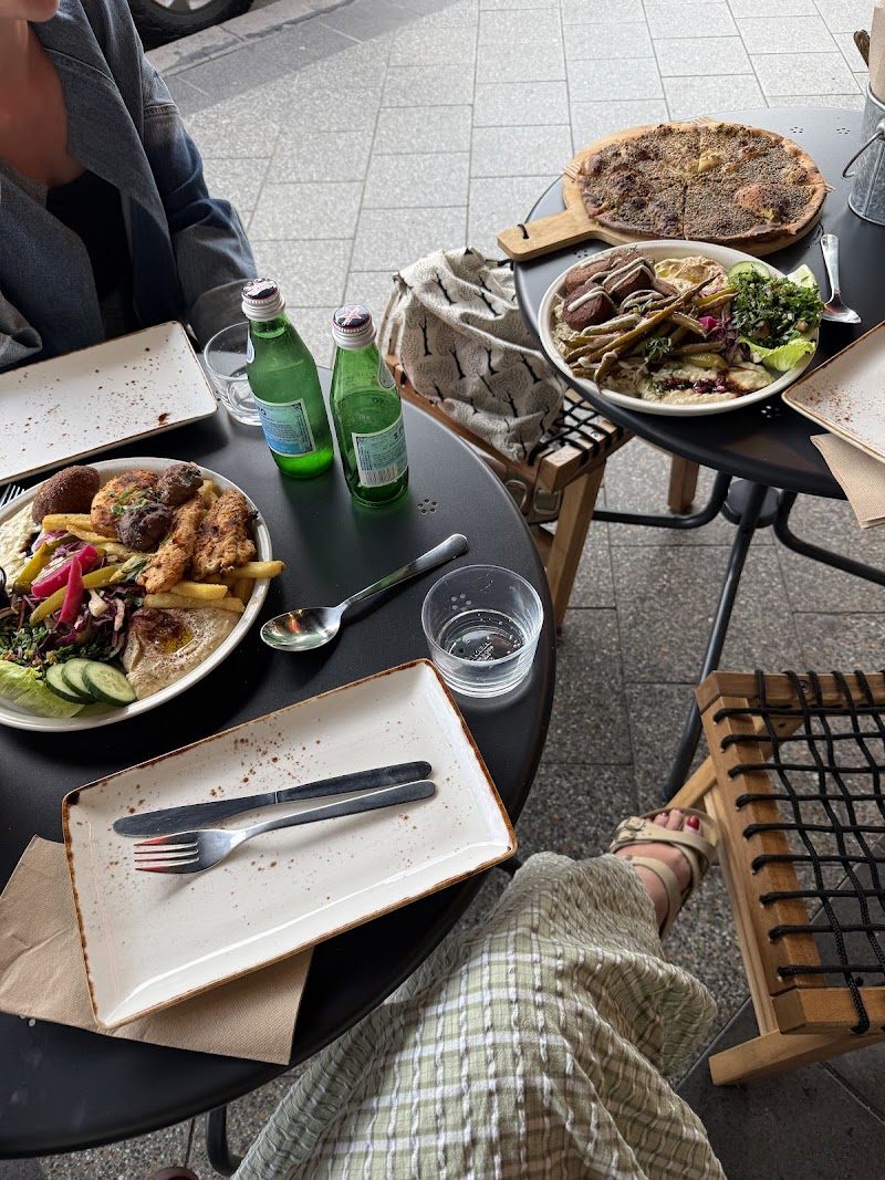 SAMBOUSEK NEWTOWN photo 10