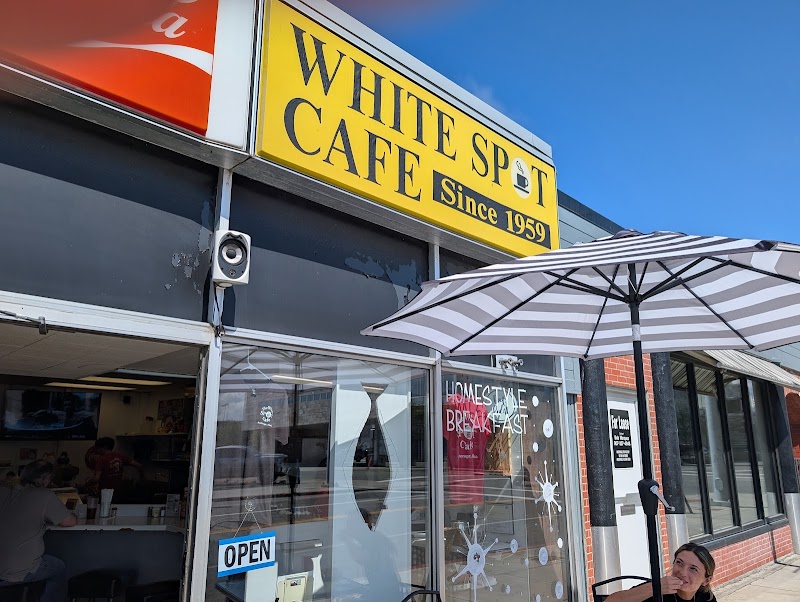 White Spot Cafe photo 4