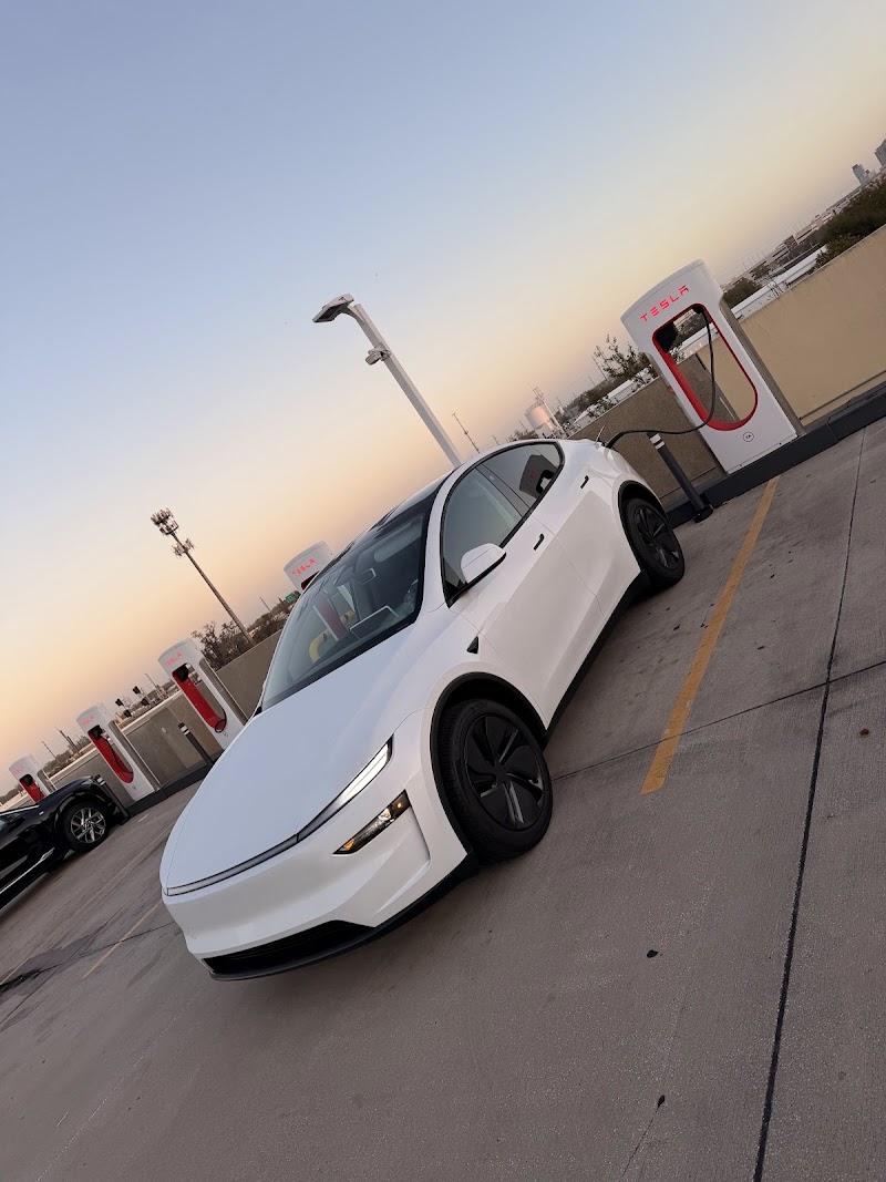 Tesla Supercharger - EV Charging in Orlando