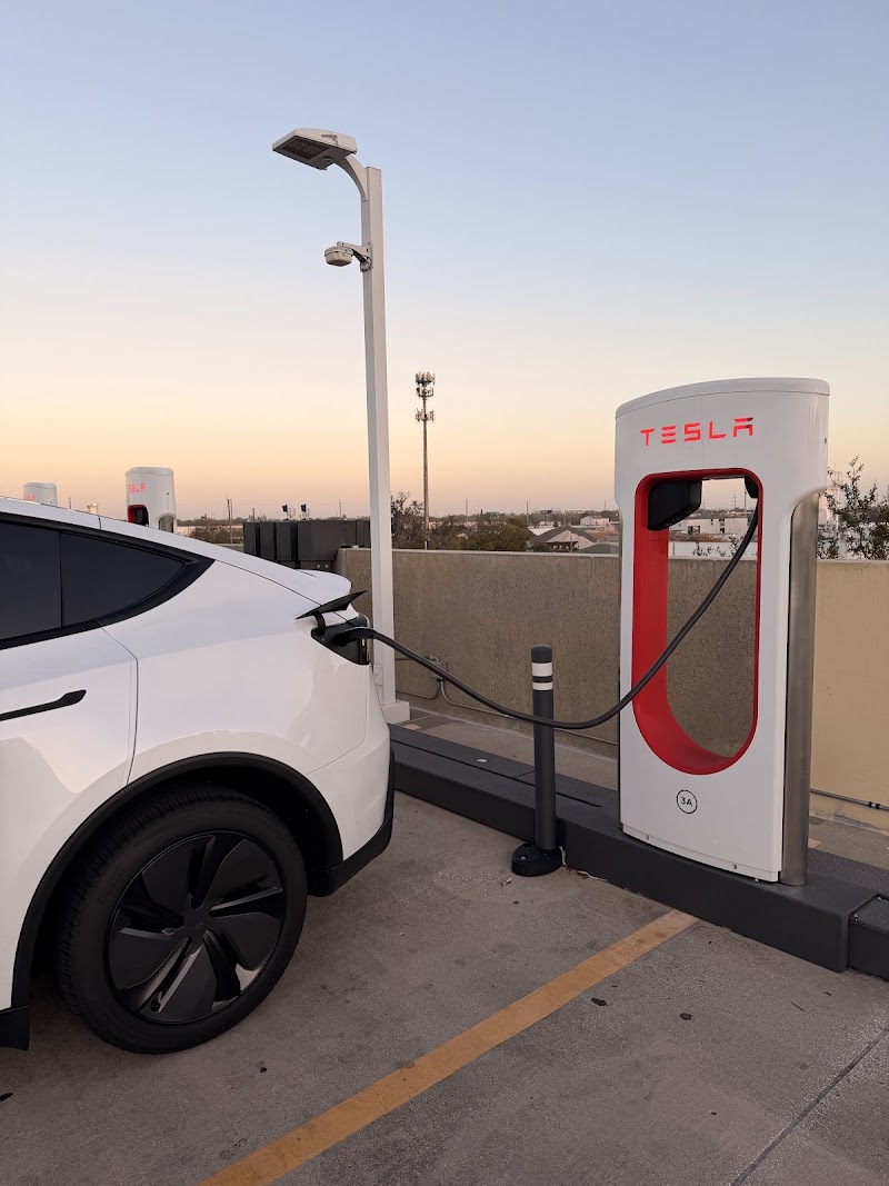 Tesla Supercharger - EV Charging in Orlando