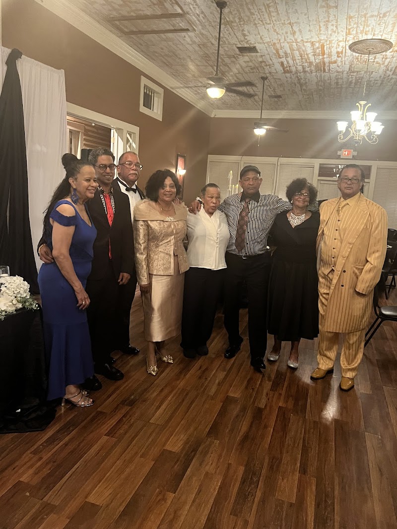 The Lamp Post photo 1