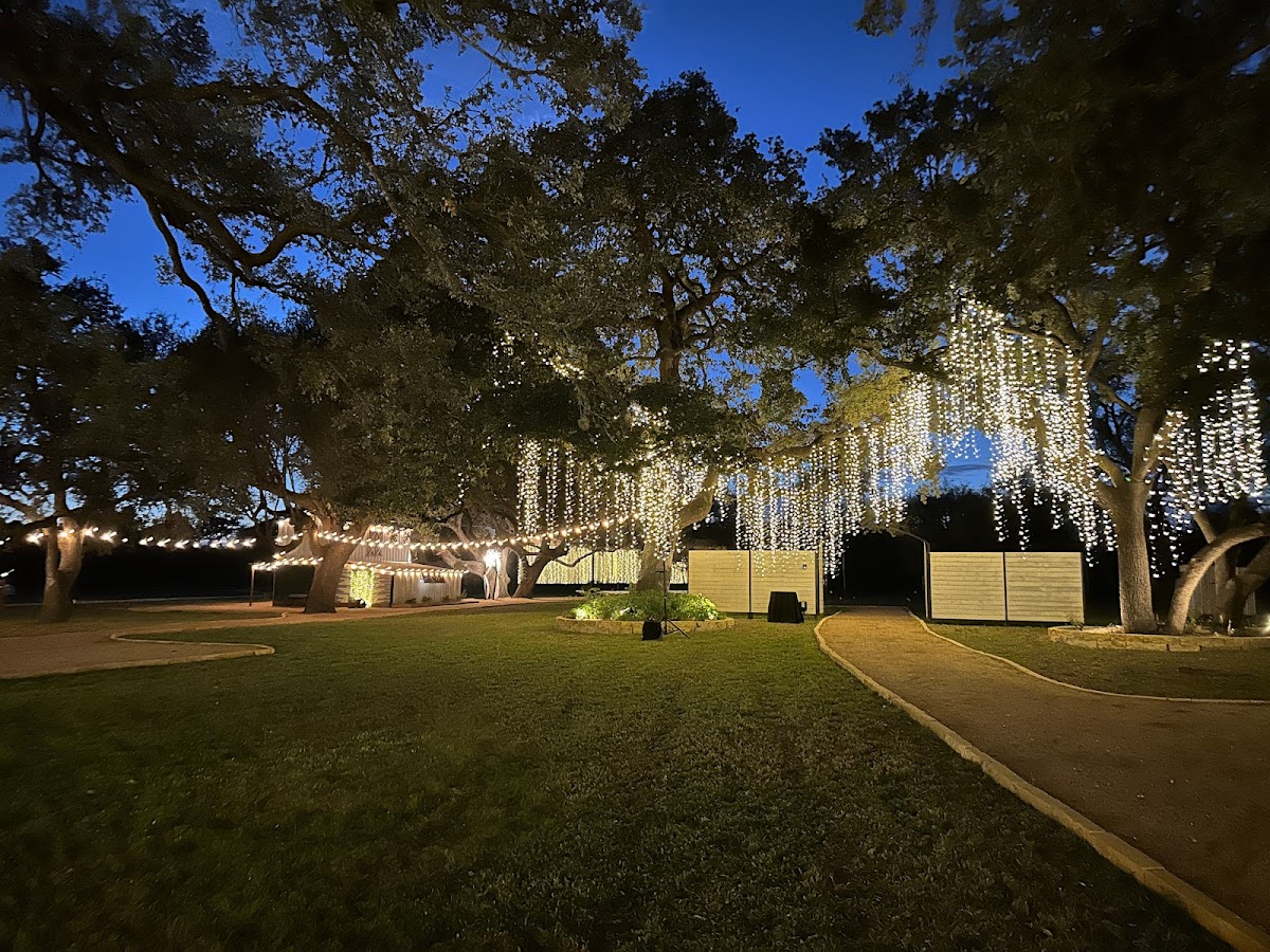 Glimmering Oaks: Google Places image 3