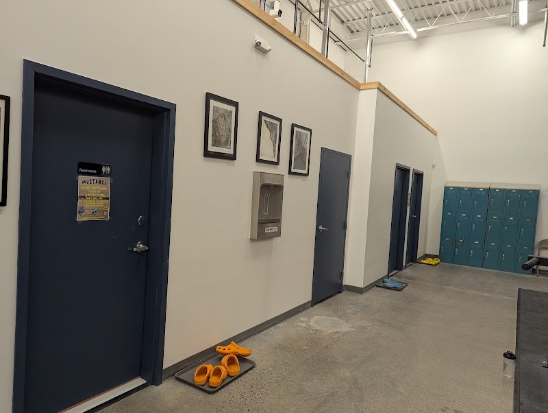 Mustangs Bouldering photo 4