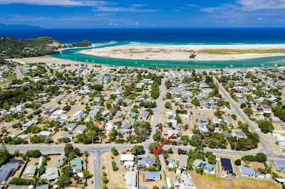 Aotearoa Surf Lodge | Surfboard & Wetsuit Rentals