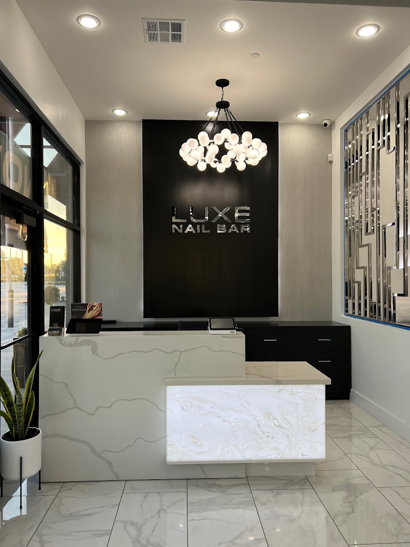 Luxe Nail Bar 81st street