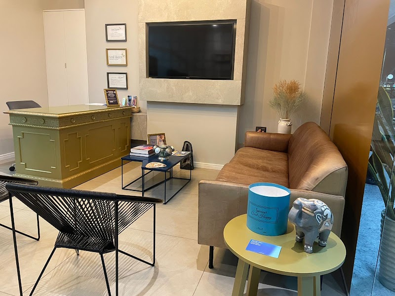 Dra Iluska Fontes - Implantes Dentários e Tratamento do Mau Halito - foto 2