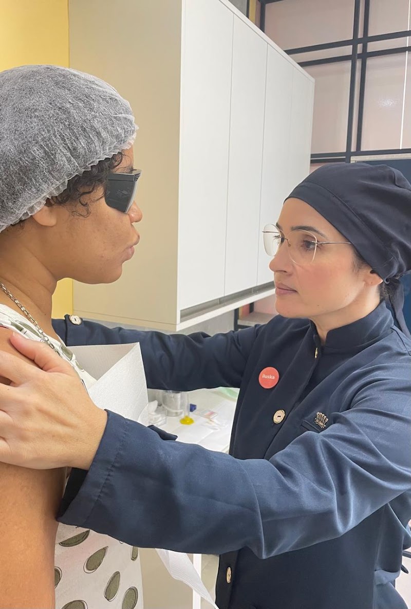 Dra Iluska Fontes - Implantes Dentários e Tratamento do Mau Halito - foto 1