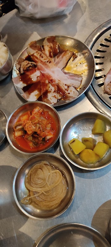 SamgyupSalamat BGC Branch