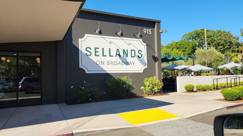 Sellands Neighborhood Cafe & Bar Broadway photo 4