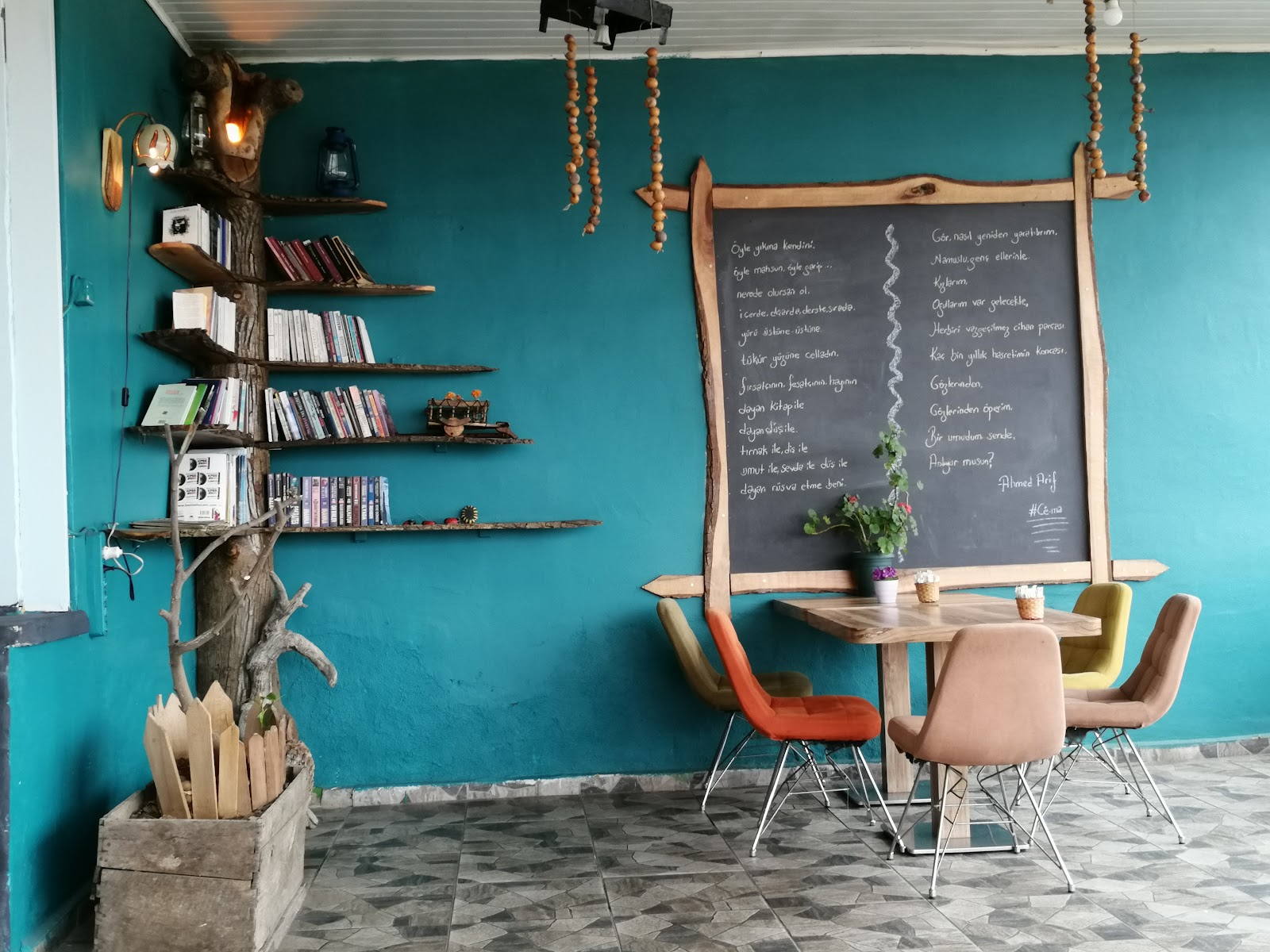 Cêma Cafe mekanı