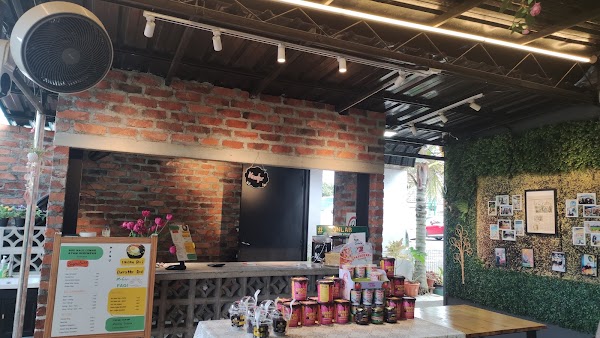 Abe Nasi Lemak Ayam Berempah - Photo 1