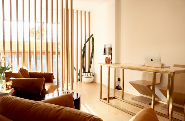 KERRIE BOLTON COLOUR photo 3