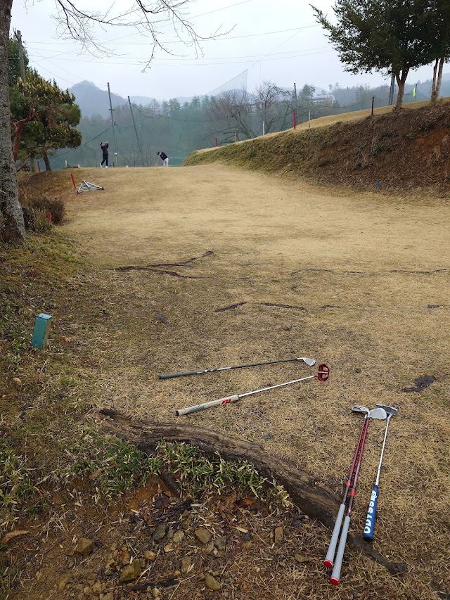 Fukuchiyama Higashi Golf Club - Photo 10