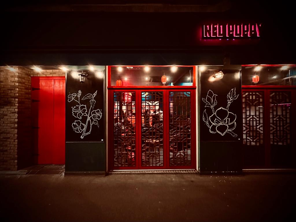 Red Poppy, vue extérieure