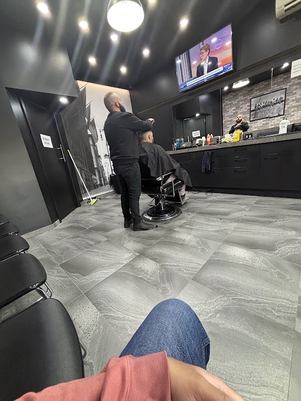 Barber On Banna photo 1