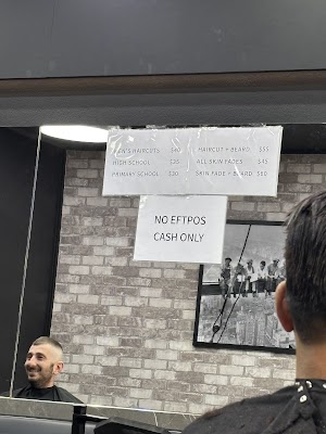 Barber On Banna photo 3