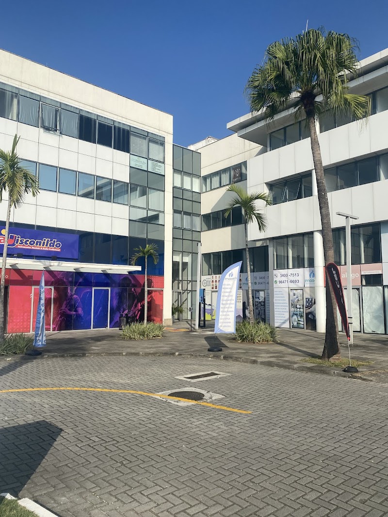 Dra Ágatha Teixeira (Ortodontia e Clínico Geral)