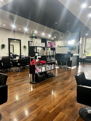 Lonique Hair & Beauty photo 2