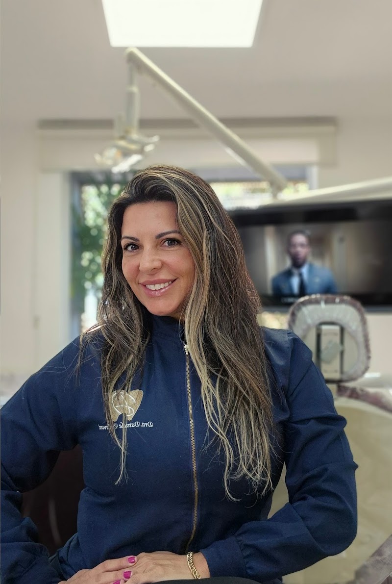 Dra. Daniele Padovani - Dentista em Campinas