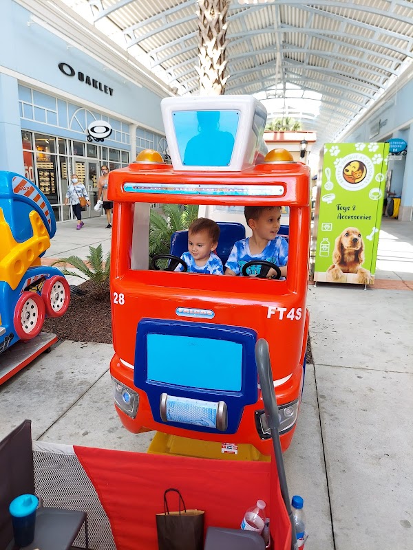 Tanger Outlets Charleston photo 3