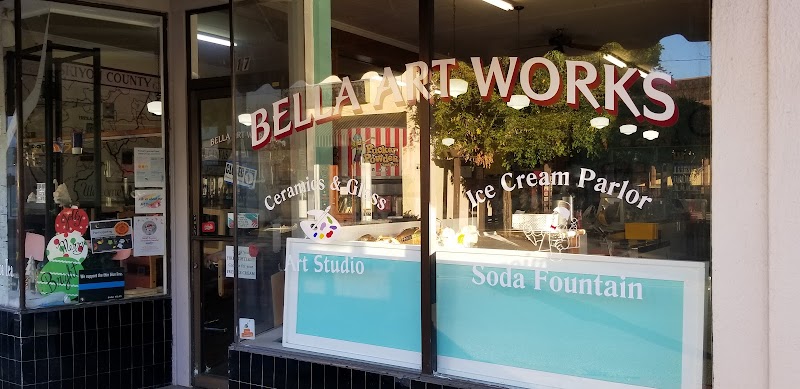 Bella Art Works Creative Cafe photo 4