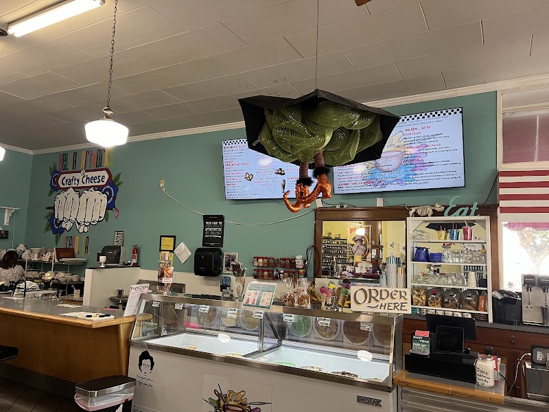 Bella Art Works Creative Cafe photo 3