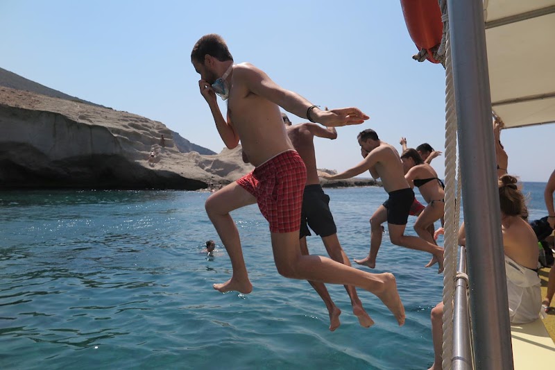 Sparos Daily Cruises