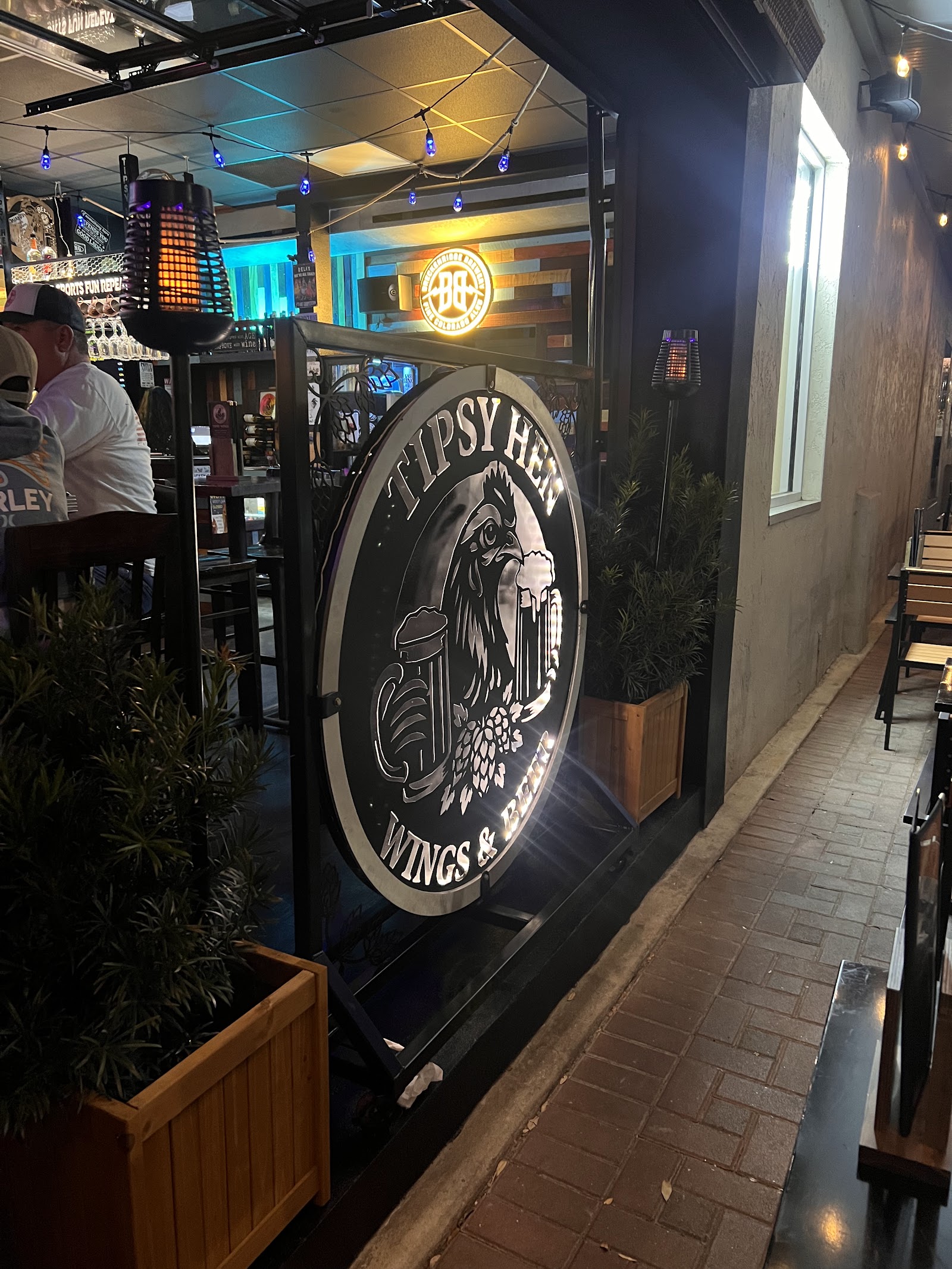 Tipsy Hen Wings & Beer