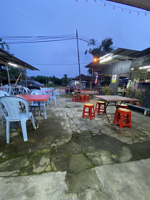 Angah Ikan Bakar Sri Pantai - Photo 1