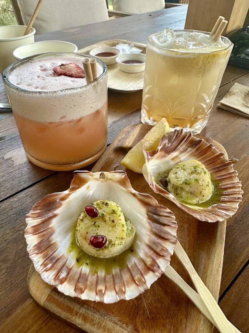 THE OYSTER FARMERS DAUGHTER photo 5