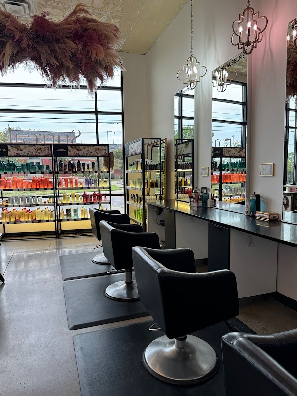 Surreal Beauty Nashvillle | Barber | Blowout Bar portfolio