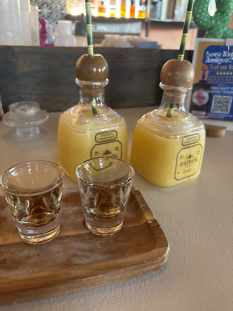 NUDE AMIGOS BROADBEACH photo 9