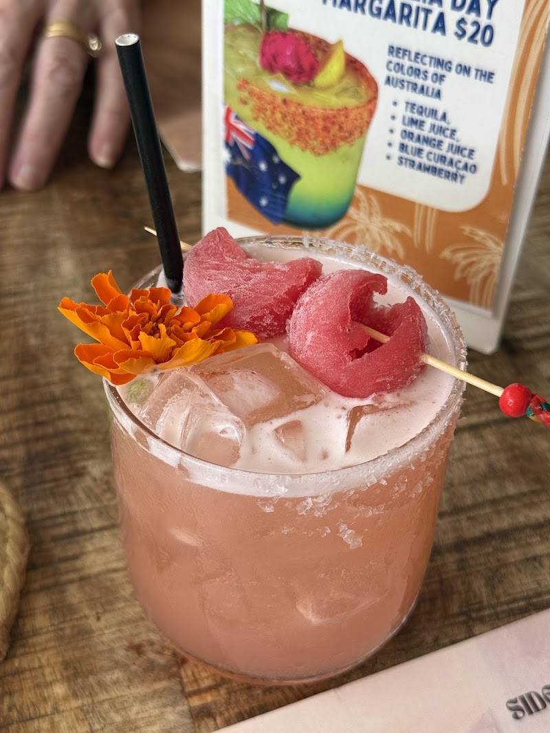 NUDE AMIGOS BROADBEACH photo 10