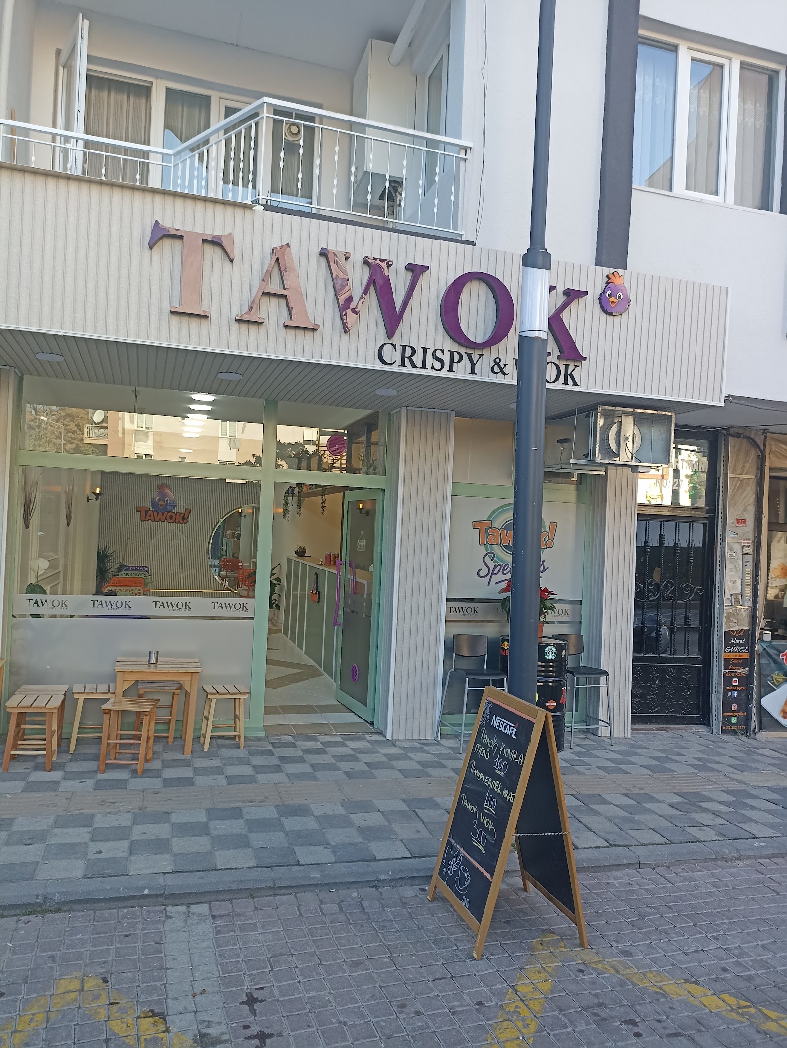 TAWOK Crispy & Wok mekanı