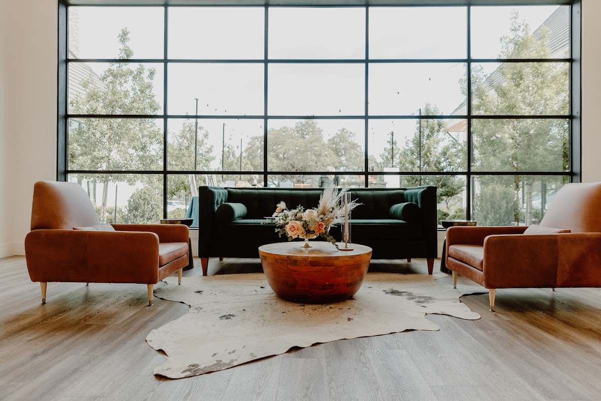 Bee Lavish Event Rentals: Google Places image 5