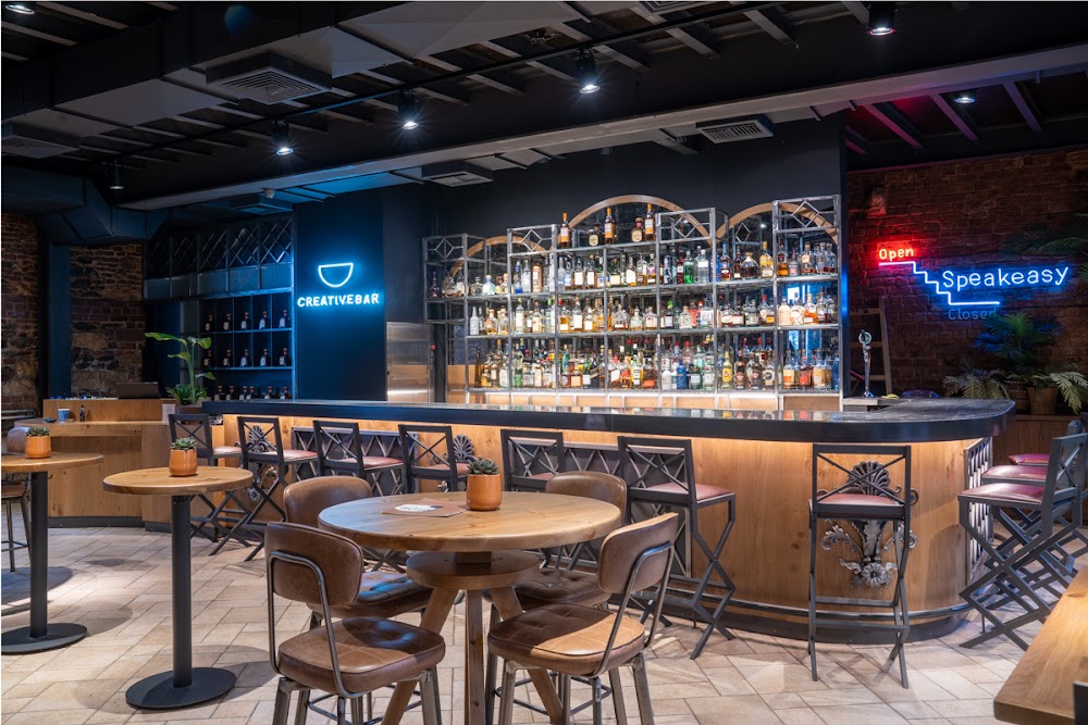 The Blue Cup | Creative bar fotoğraf 1