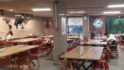US'TA KÜTÜPHANE Kitap & Kahve - Kafe