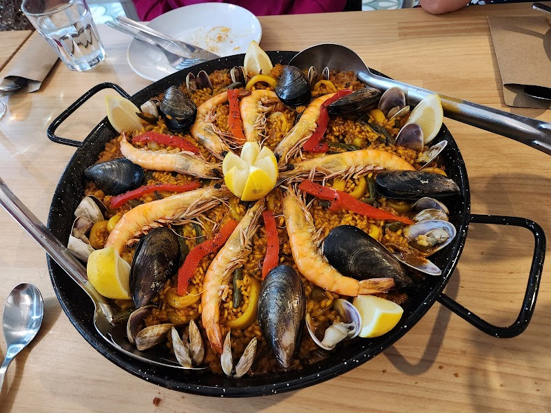 Oé Oé Paellas & Tapas photo 6