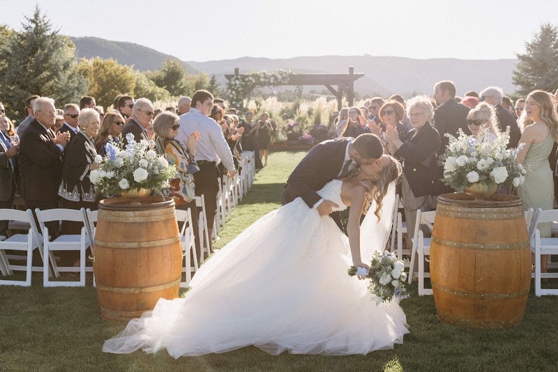 Prairie Hill Flower Co. - Wedding & Event Floral Design Studio
