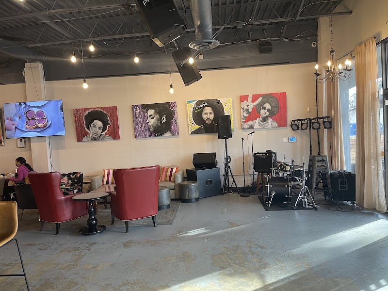 Mix and Mingle Coffee Lounge photo 3