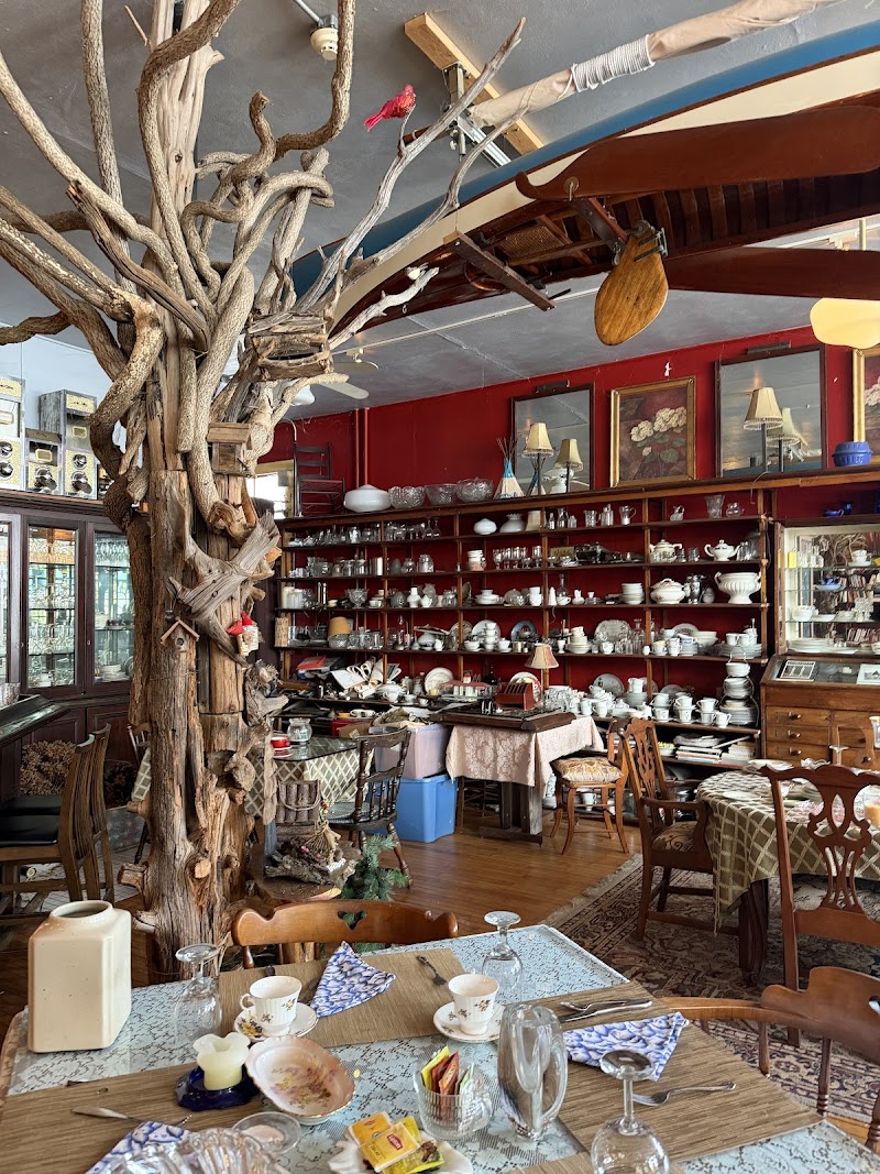 Pleasant and Main Cafe General Store photo 3