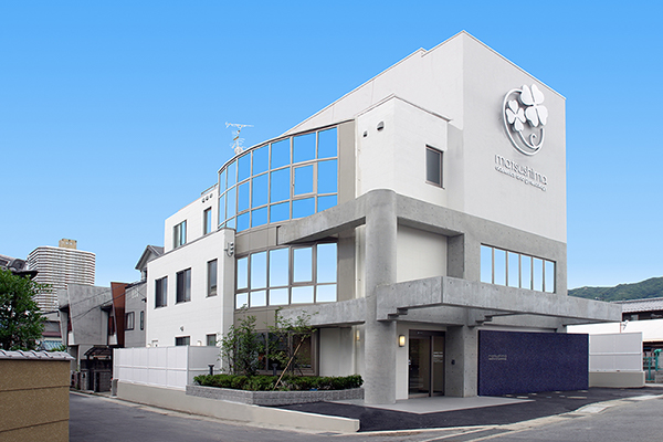 英ウィメンズクリニック たるみクリニックの外観