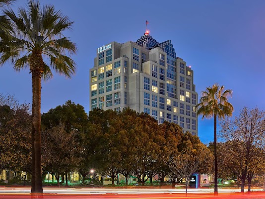 Hilton Los Angeles North/Glendale & Executive Meeting Ctr