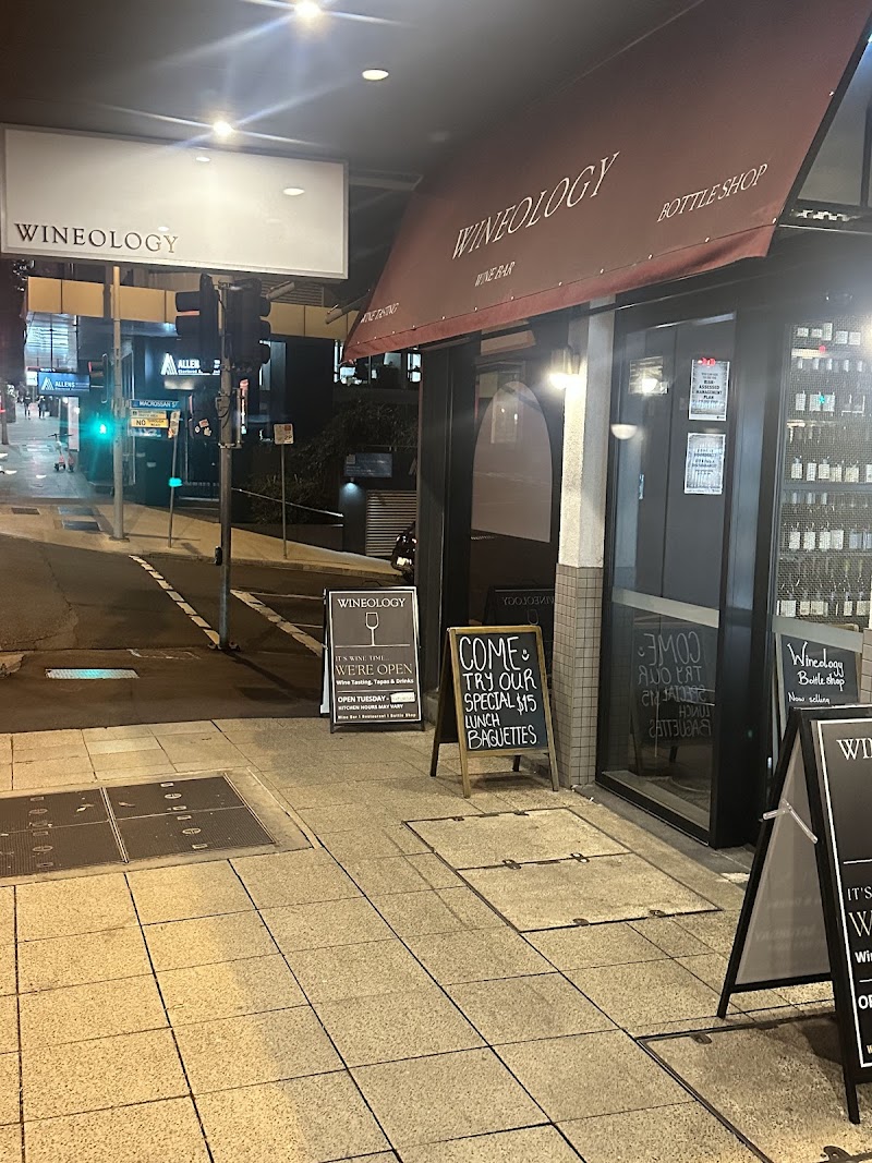 Men Ya Go - Albert St