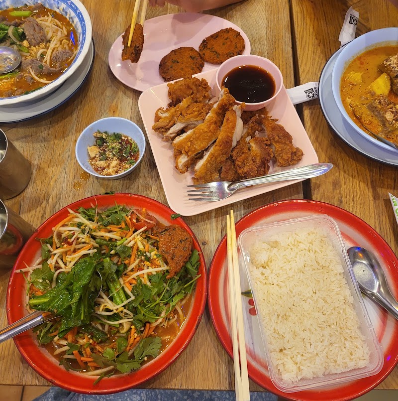 Thip's Thai Takeaway photo 5
