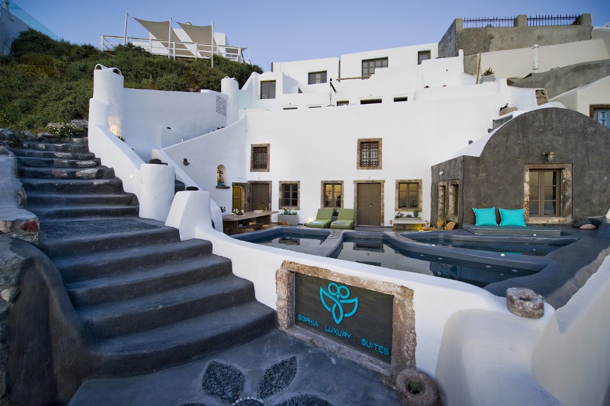 Sophia Luxury Suites, dog-friendly hotel in Santorini