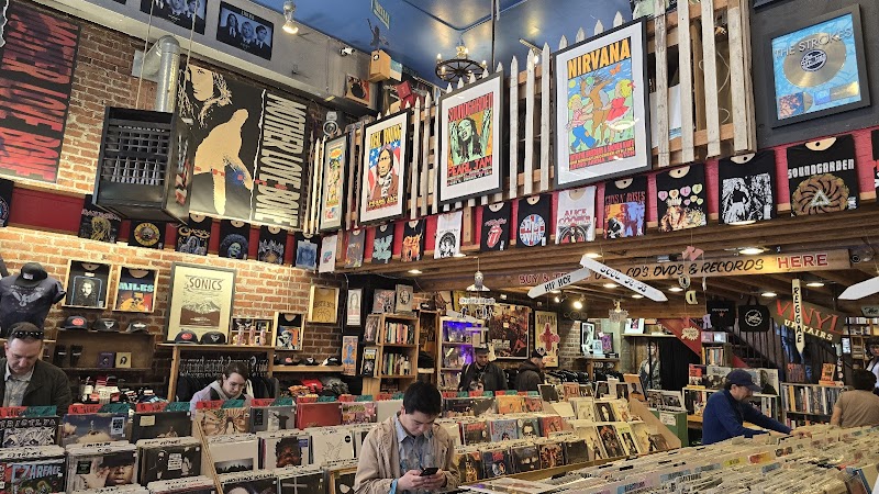 Easy Street Records & Cafe photo 2