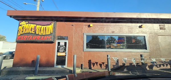 WE BE GRILLIN' exterior